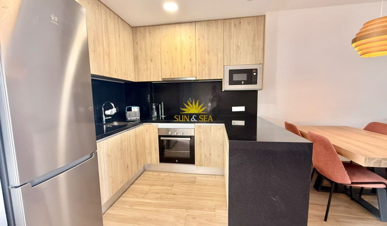 2 soverom Leilighet til leie i Finestrat med svømmebasseng garasje - € 1 600 (Ref: 10172330)