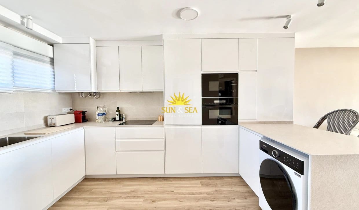 2 soverom Leilighet til leie i Cabo de las Huertas med svømmebasseng garasje - € 1 290 (Ref: 10172331)