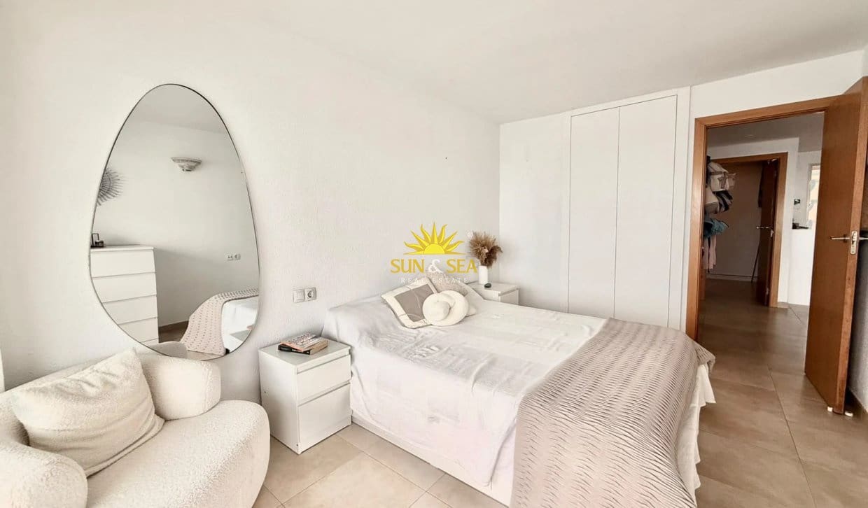   3 soveværelse   ferieLejlighed i Alicante by   med   garage  - € 1.600 (Ref: 10175493)