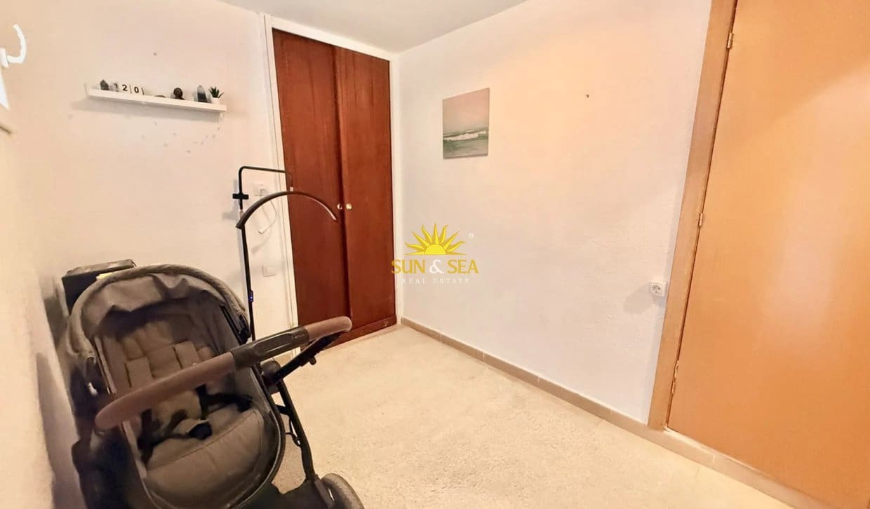   3 soveværelse   ferieLejlighed i Alicante by   med   garage  - € 1.600 (Ref: 10175493)