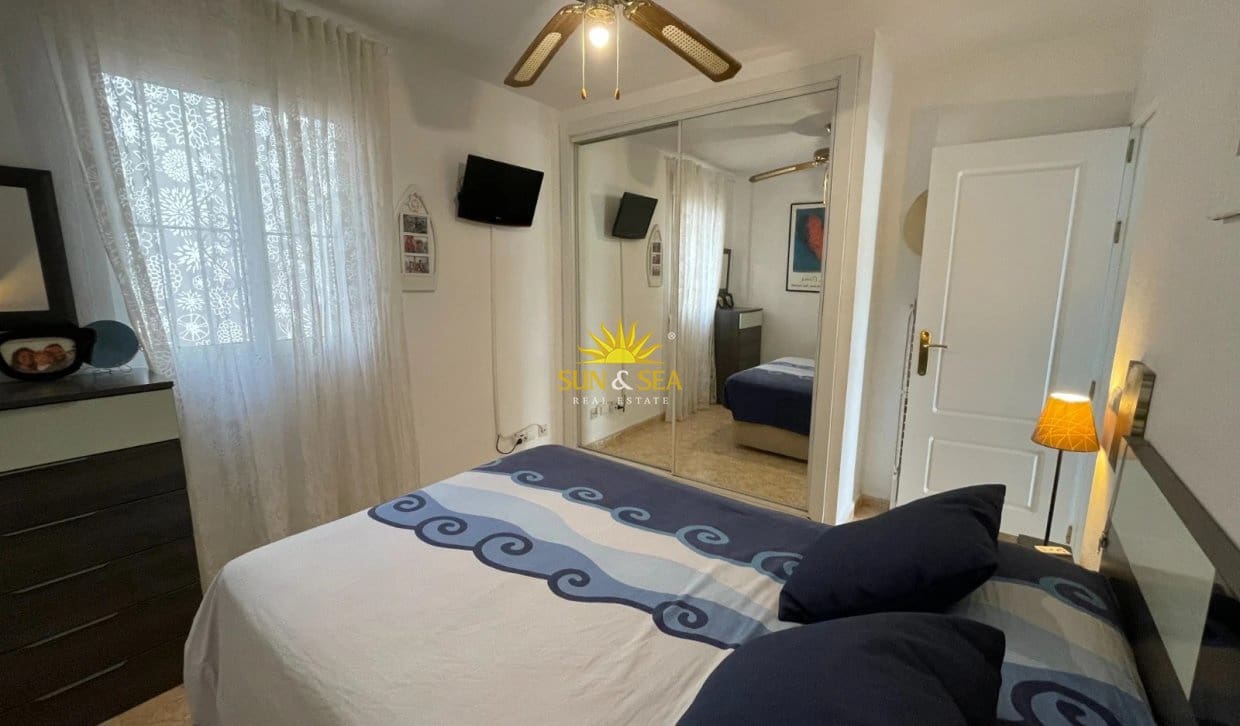 1 makuuhuone Huoneisto vuokrattavana paikassa La Manga del Mar Menor mukana uima-altaan 
autotalli - 675 € (Ref: 10175648)