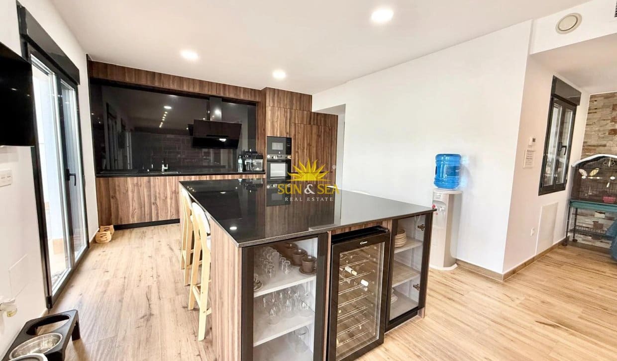 4 sypialnia Willa na sprzedaż w Pilar de la Horadada z basenem garażem - 650 000 € (Ref: 10175761)