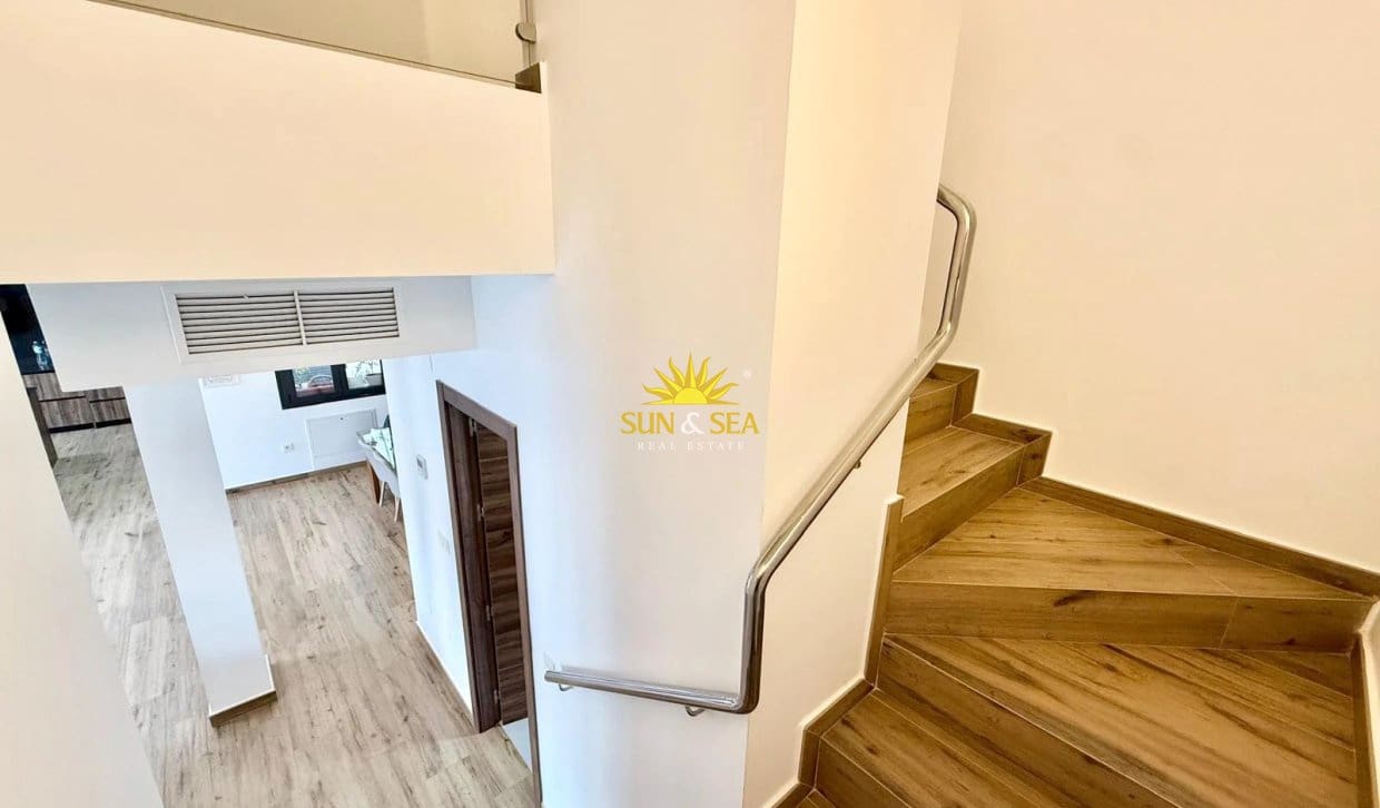 4 sypialnia Willa na sprzedaż w Pilar de la Horadada z basenem garażem - 650 000 € (Ref: 10175761)