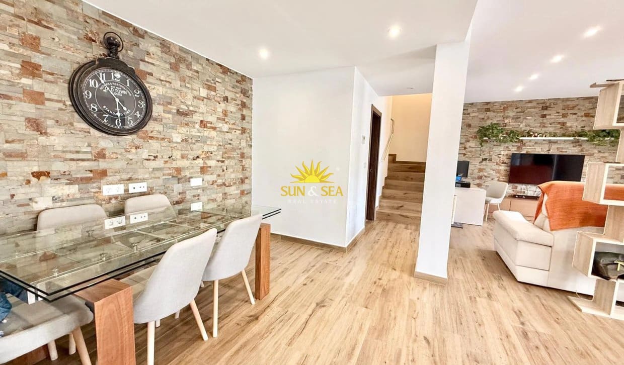 4 sypialnia Willa na sprzedaż w Pilar de la Horadada z basenem garażem - 650 000 € (Ref: 10175761)