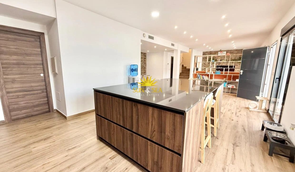 4 sypialnia Willa na sprzedaż w Pilar de la Horadada z basenem garażem - 650 000 € (Ref: 10175761)