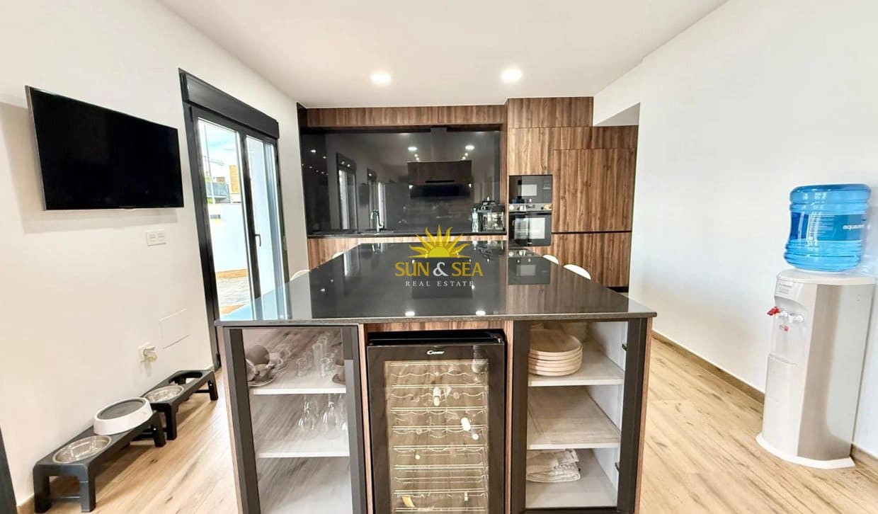 4 sypialnia Willa na sprzedaż w Pilar de la Horadada z basenem garażem - 650 000 € (Ref: 10175761)
