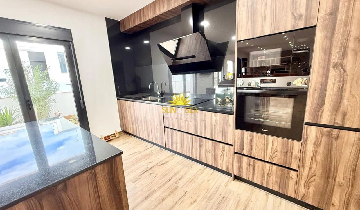 4 sypialnia Willa na sprzedaż w Pilar de la Horadada z basenem garażem - 650 000 € (Ref: 10175761)
