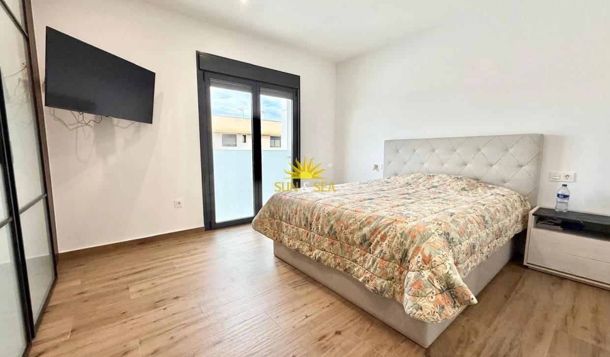 4 sypialnia Willa na sprzedaż w Pilar de la Horadada z basenem garażem - 650 000 € (Ref: 10175761)