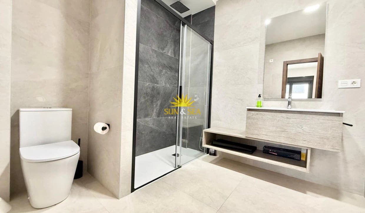 4 sypialnia Willa na sprzedaż w Pilar de la Horadada z basenem garażem - 650 000 € (Ref: 10175761)