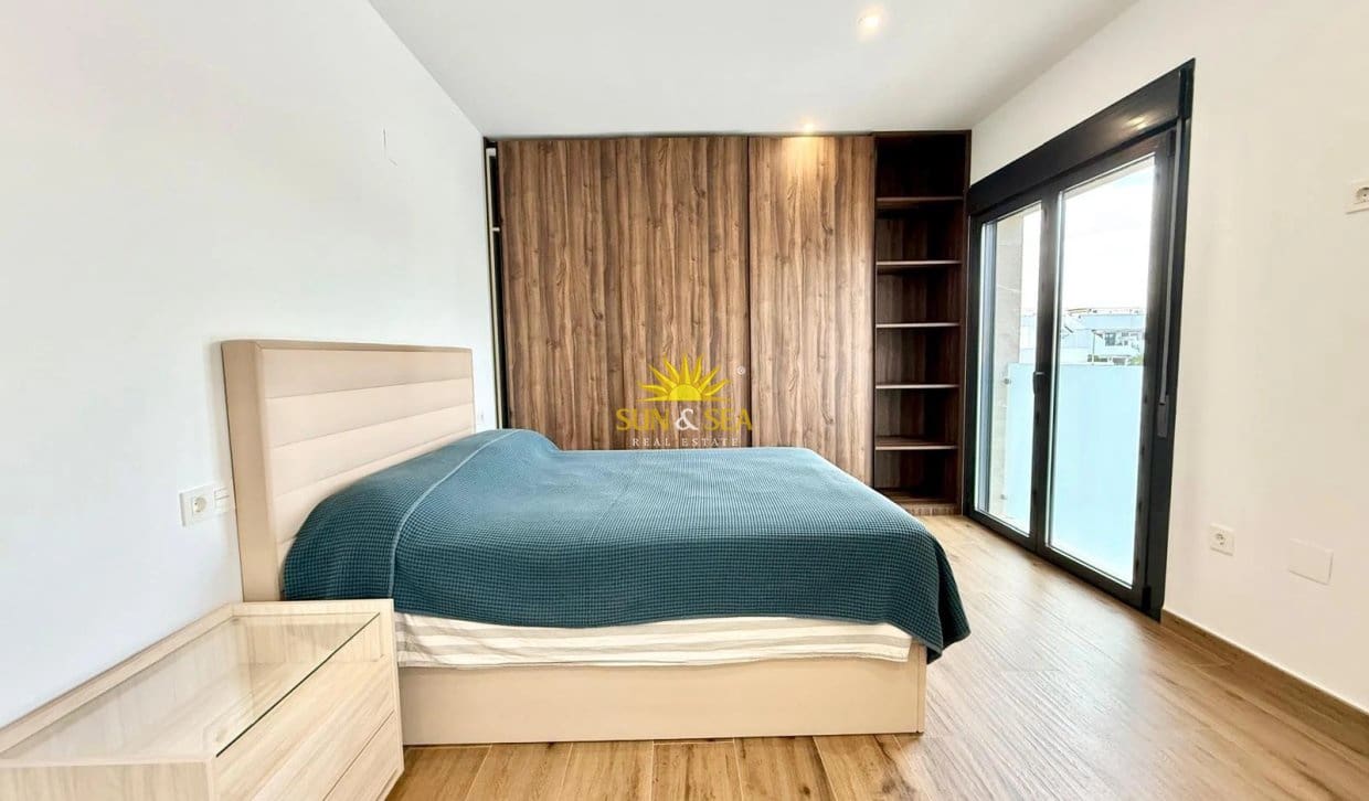 4 sypialnia Willa na sprzedaż w Pilar de la Horadada z basenem garażem - 650 000 € (Ref: 10175761)