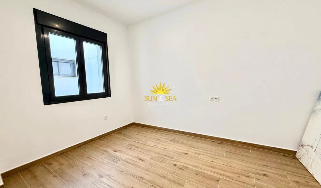 4 sypialnia Willa na sprzedaż w Pilar de la Horadada z basenem garażem - 650 000 € (Ref: 10175761)