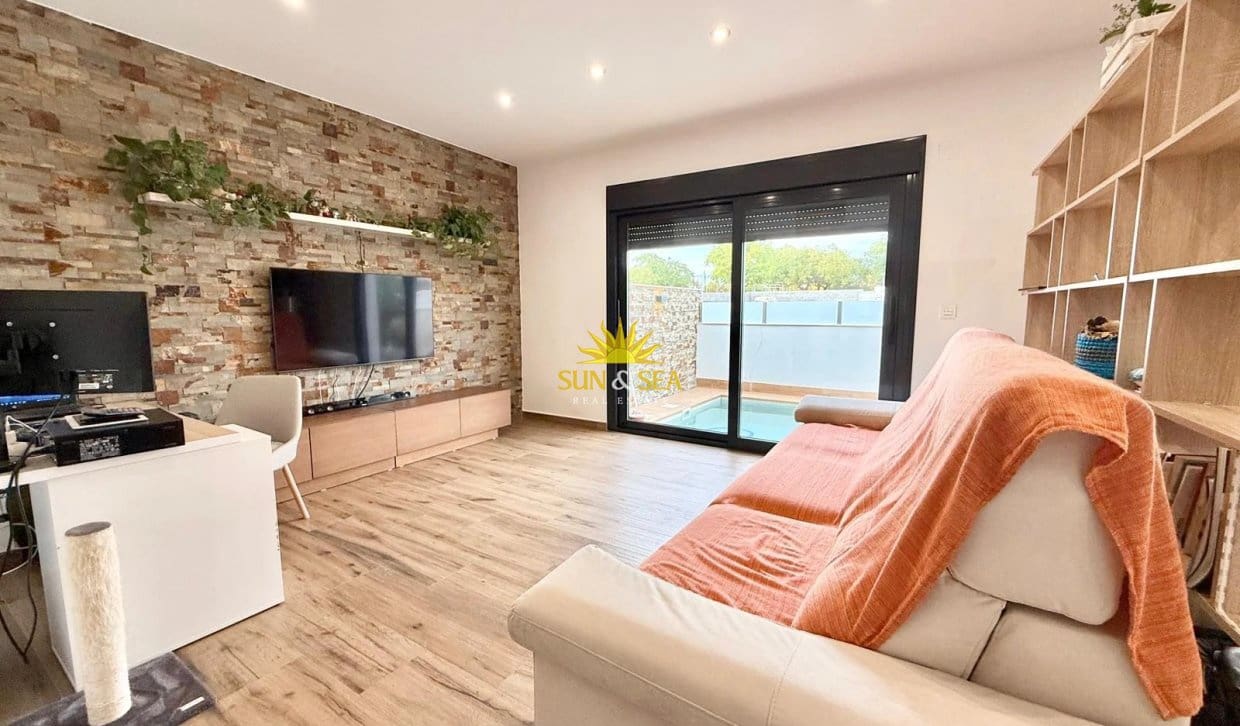 4 sypialnia Willa na sprzedaż w Pilar de la Horadada z basenem garażem - 650 000 € (Ref: 10175761)