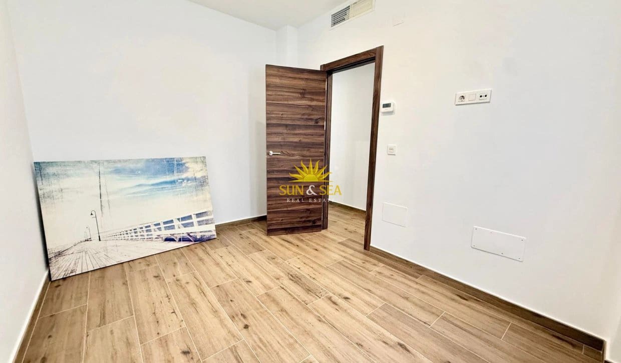 4 sypialnia Willa na sprzedaż w Pilar de la Horadada z basenem garażem - 650 000 € (Ref: 10175761)