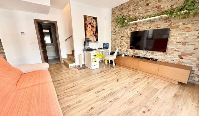4 sypialnia Willa na sprzedaż w Pilar de la Horadada ciudad, Pilar de la Horadada z basenem garażem - 650 000 € (Ref: 10175761)