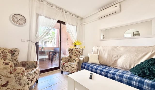 2 bedroom Apartment for holiday rental in La Mata, Torrevieja with pool - € 1,000 (Ref: 10175762)