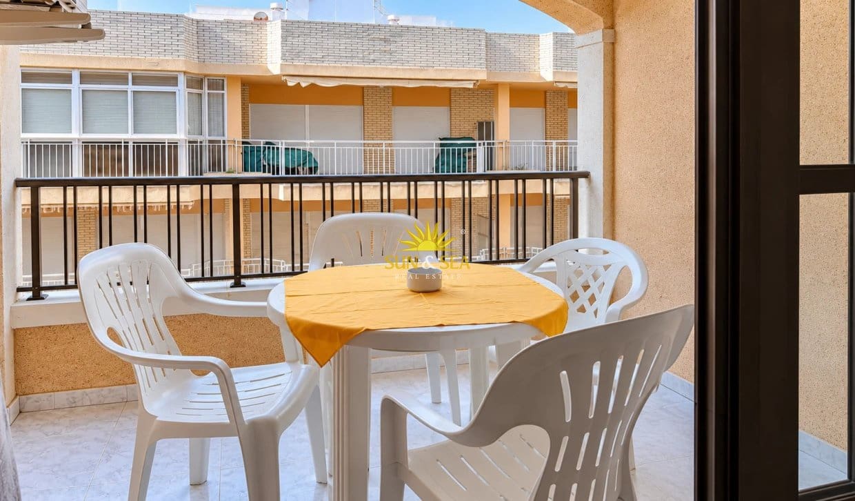 2 Zimmer Apartment zu vermieten in Guardamar del Segura mit Pool Garage - 680 € (Ref: 10175922)
