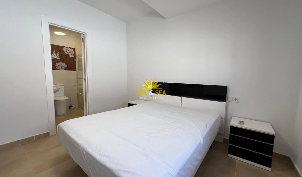 3 Zimmer Villa zu vermieten in Torrevieja mit Pool Garage - 2.000 € (Ref: 10177678)