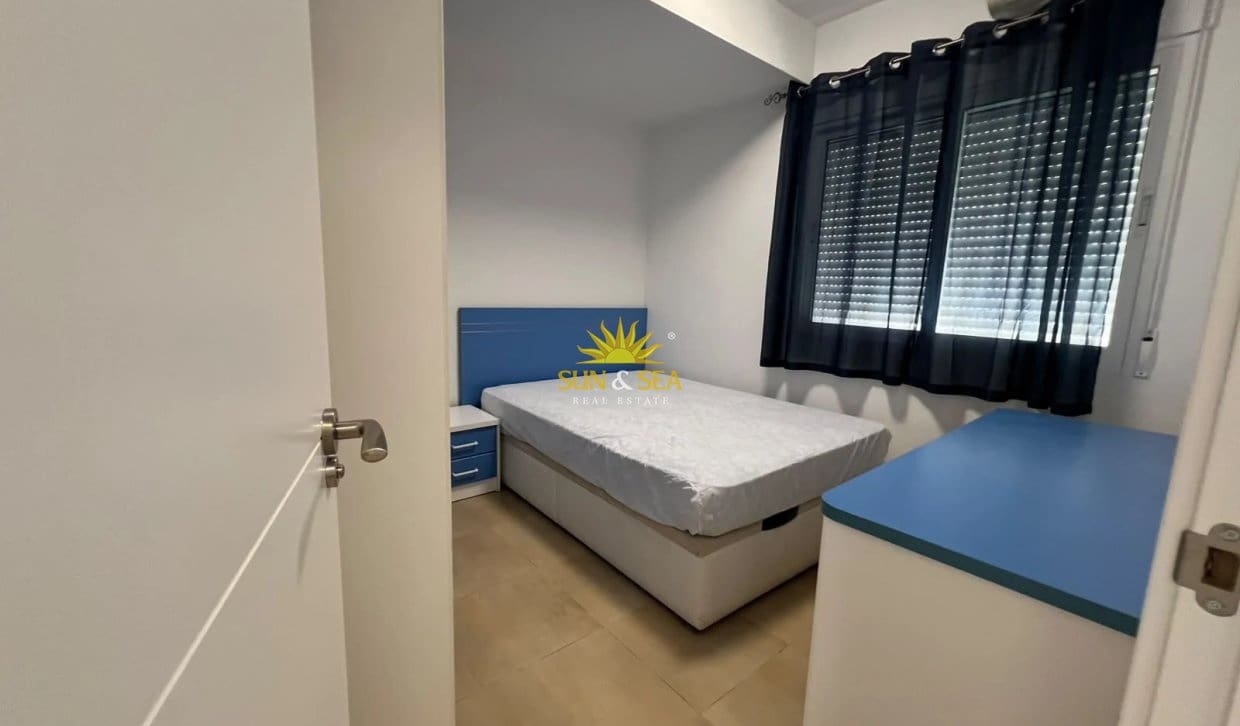 3 Zimmer Villa zu vermieten in Torrevieja mit Pool Garage - 2.000 € (Ref: 10177678)
