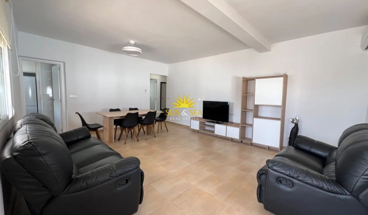 3 Zimmer Villa zu vermieten in Torrevieja mit Pool Garage - 2.000 € (Ref: 10177678)