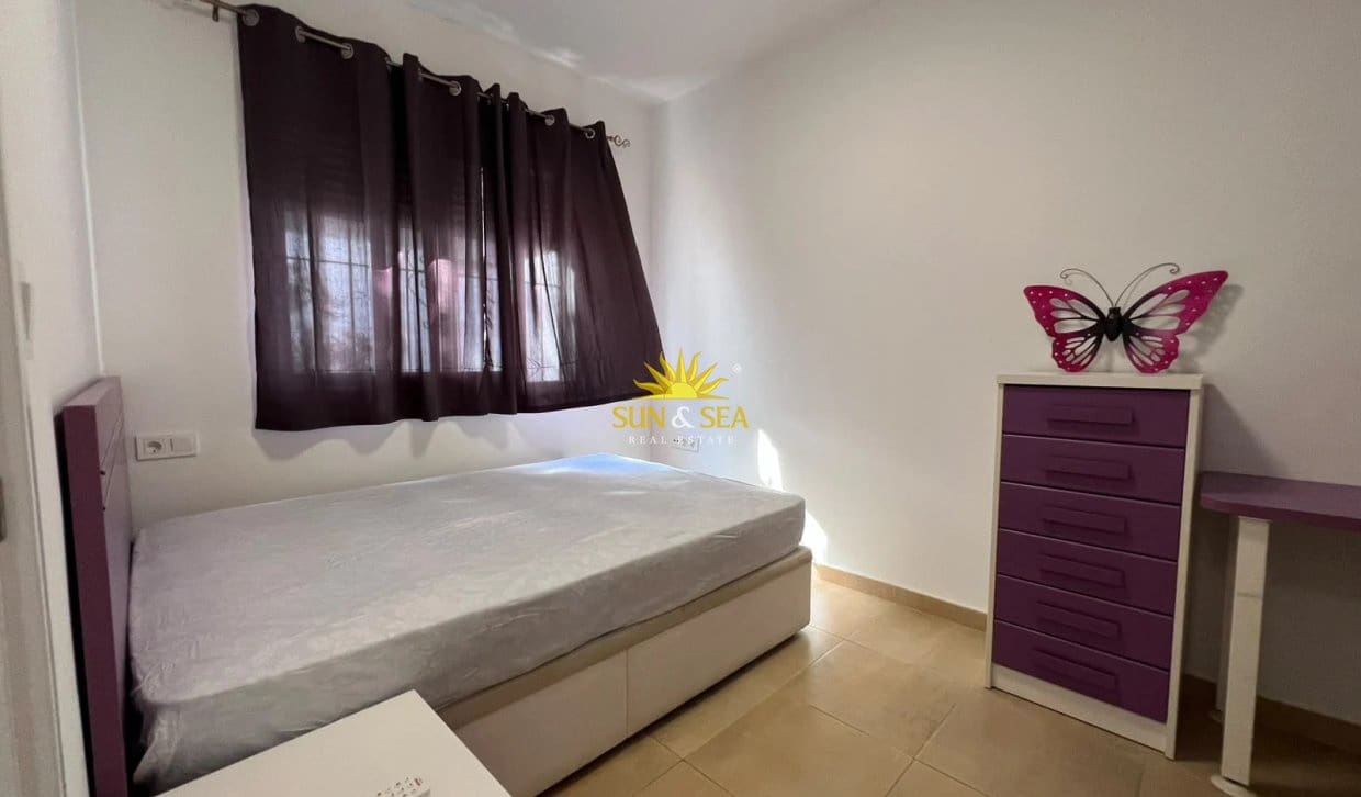 3 Zimmer Villa zu vermieten in Torrevieja mit Pool Garage - 2.000 € (Ref: 10177678)