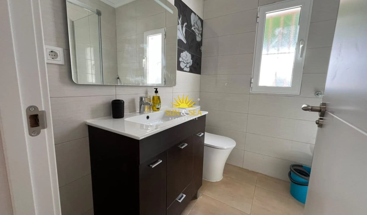 3 Zimmer Villa zu vermieten in Torrevieja mit Pool Garage - 2.000 € (Ref: 10177678)