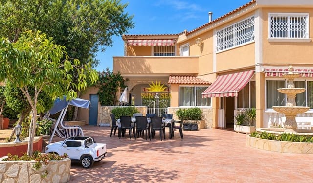 2 soveværelse Byhus til leje i Peña de las Águilas, Elche / Elx med swimmingpool garage - € 1.000 (Ref: 10177679)