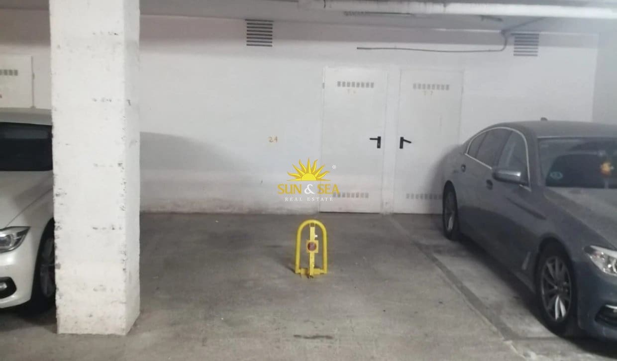 1 soveværelse Lejlighed til salg i Torrevieja med swimmingpool garage - € 170.000 (Ref: 10177680)