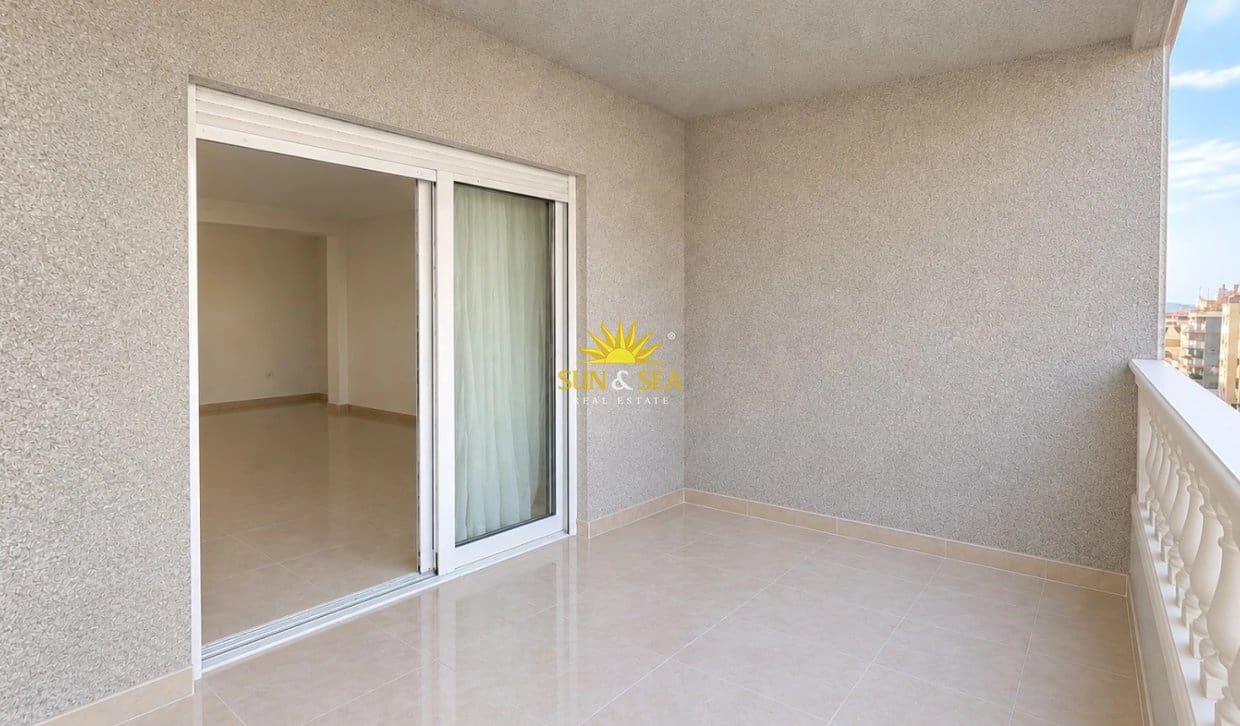 1 soveværelse Lejlighed til salg i Torrevieja med swimmingpool garage - € 170.000 (Ref: 10177680)