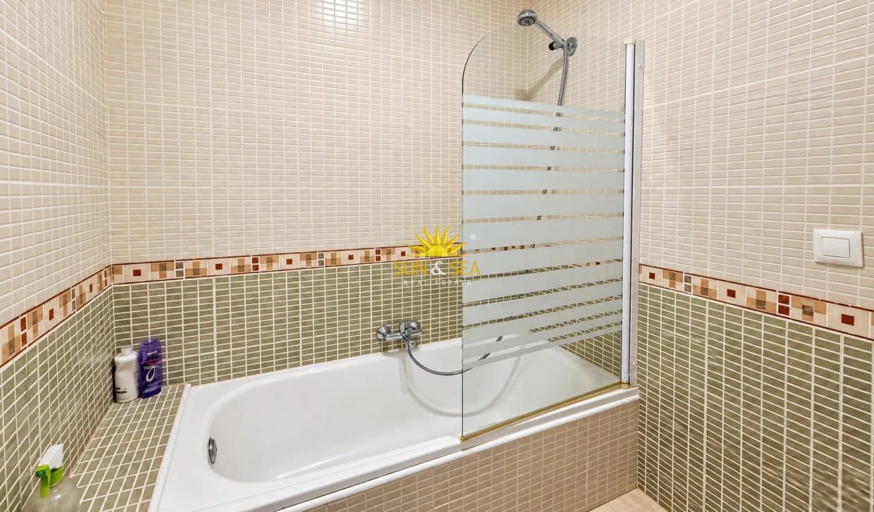 2 slaapkamer Appartement te koop in Orihuela Costa met garage - € 165.000 (Ref: 10177681)
