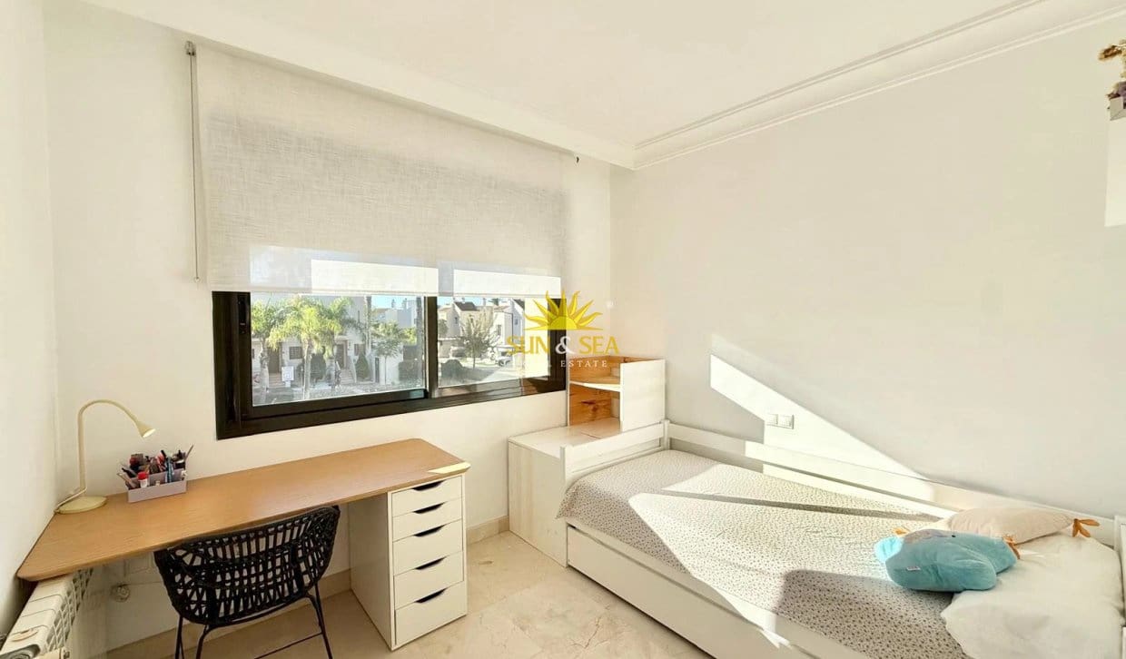 2 bedroom Townhouse for rent in San Javier with pool garage - € 1,200 (Ref: 10179396)