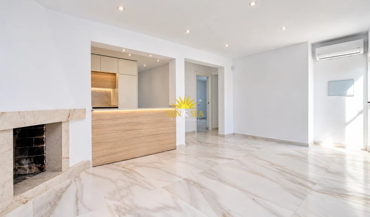 Chalet de 3 habitaciones en El Chaparral en venta con piscina garaje - 665.000 € (Ref: 10179397)