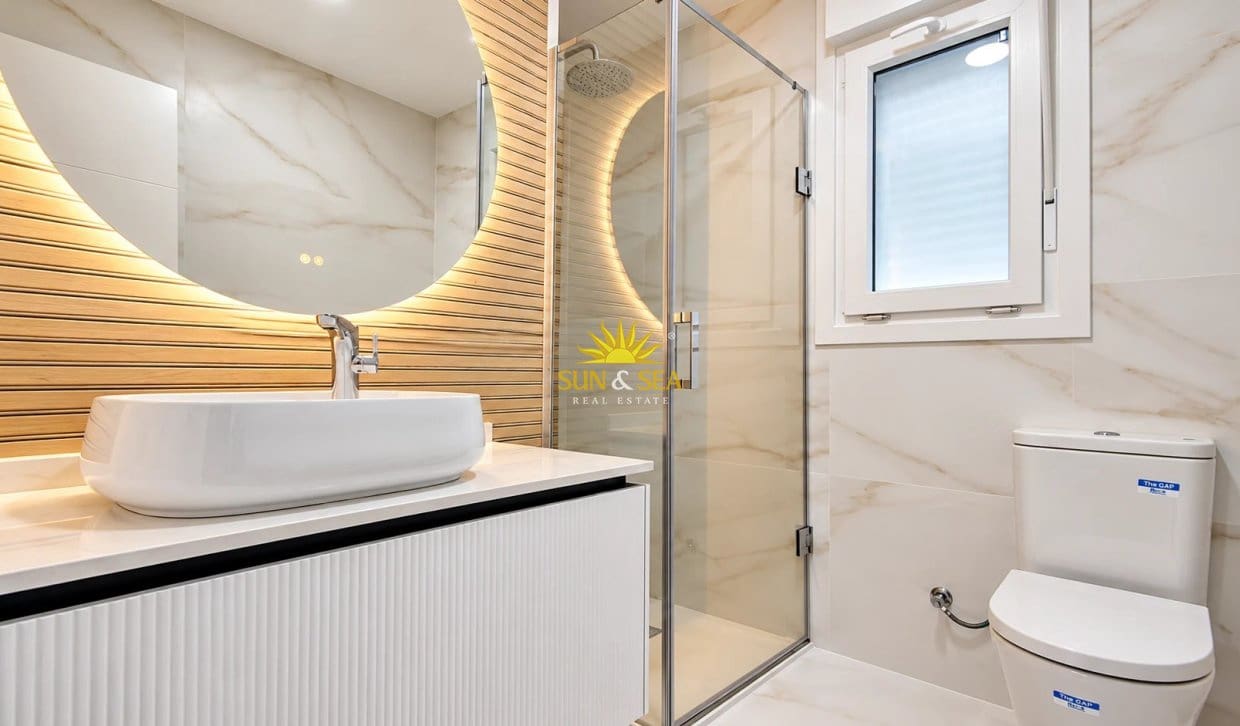 Chalet de 3 habitaciones en El Chaparral en venta con piscina garaje - 665.000 € (Ref: 10179397)