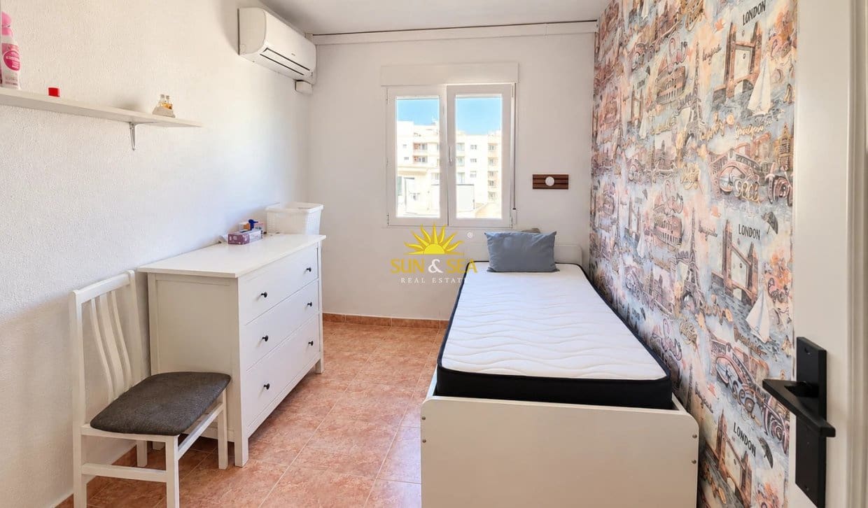 3 soveværelse Lejlighed til salg i Torrevieja - € 165.000 (Ref: 10179502)