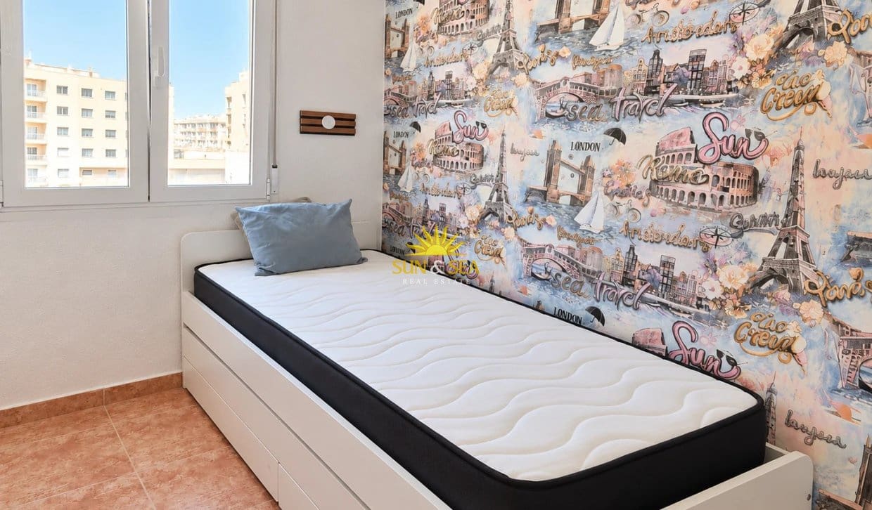 3 soveværelse Lejlighed til salg i Torrevieja - € 165.000 (Ref: 10179502)