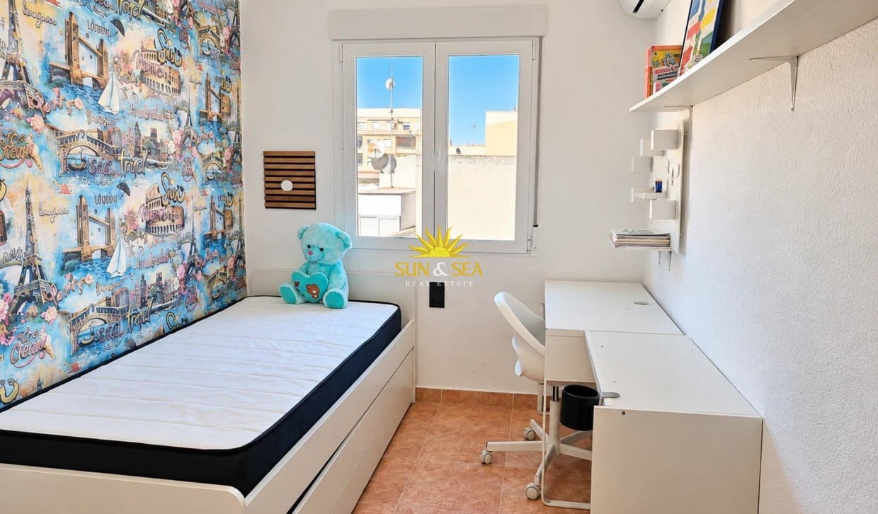 3 soveværelse Lejlighed til salg i Torrevieja - € 165.000 (Ref: 10179502)