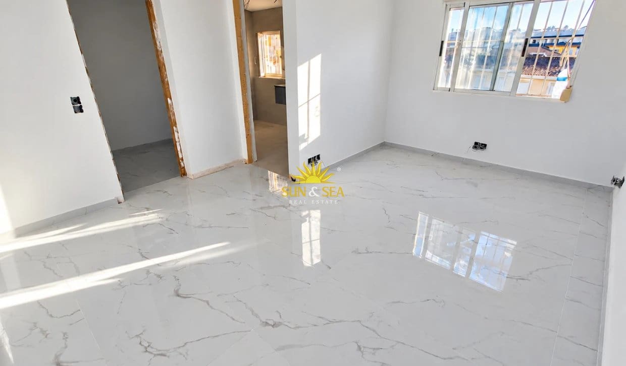 4 sypialnia Willa na sprzedaż w Orihuela Costa z basenem garażem - 315 000 € (Ref: 10180928)