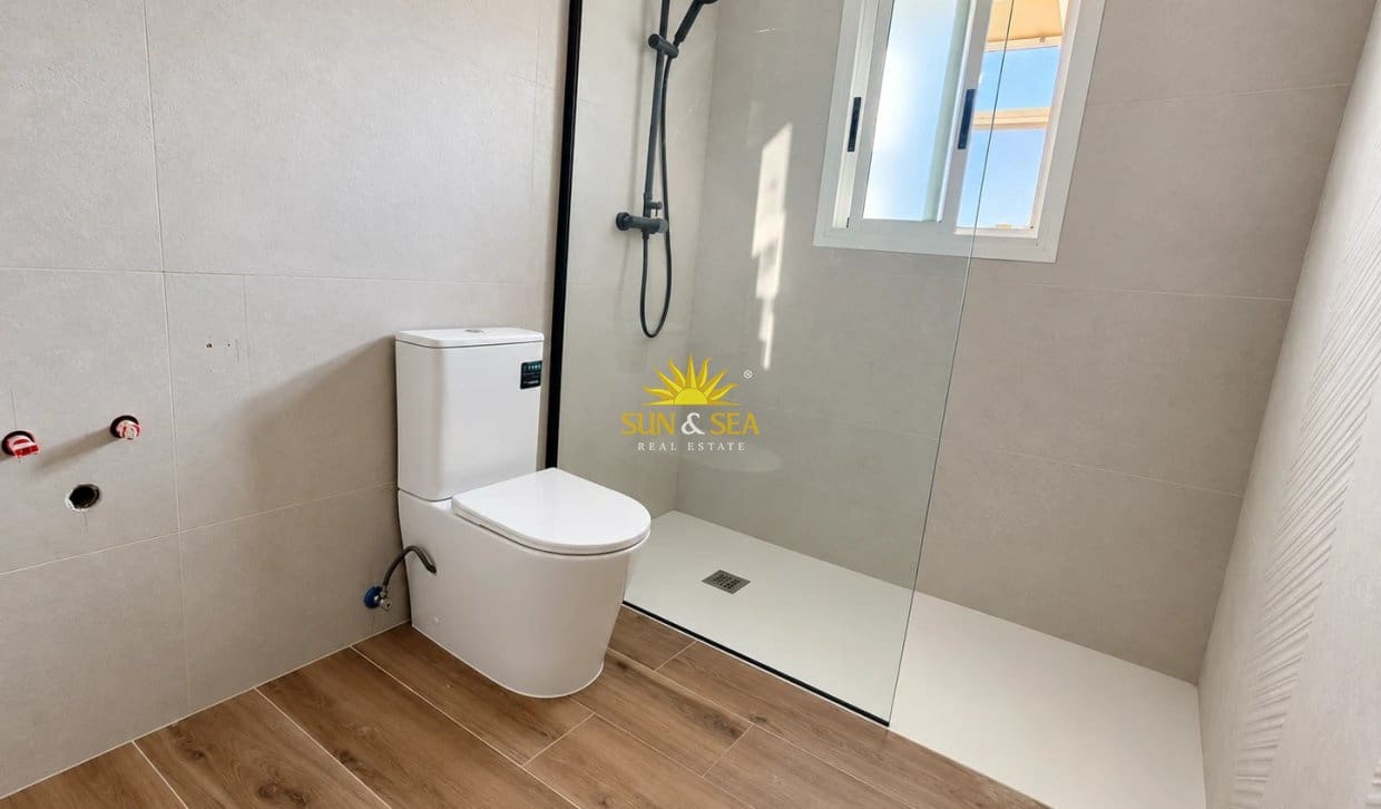 4 sypialnia Willa na sprzedaż w Orihuela Costa z basenem garażem - 315 000 € (Ref: 10180928)