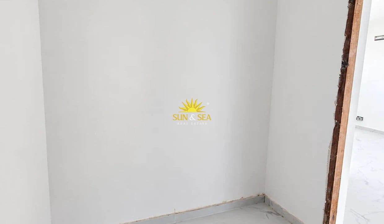 4 sypialnia Willa na sprzedaż w Orihuela Costa z basenem garażem - 315 000 € (Ref: 10180928)