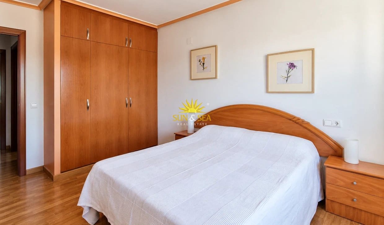 1 slaapkamer Appartement te huur in Los Montesinos met garage - € 800 (Ref: 10181660)
