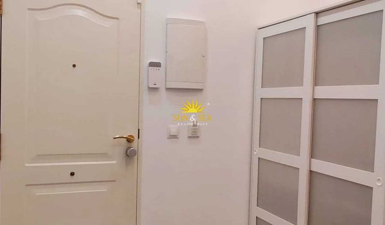 2 quarto Apartamento para arrendar em Alicante cidade - 1 250 € (Ref: 10181984)
