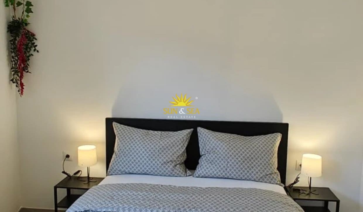 2 quarto Apartamento para arrendar em Alicante cidade - 1 250 € (Ref: 10181984)