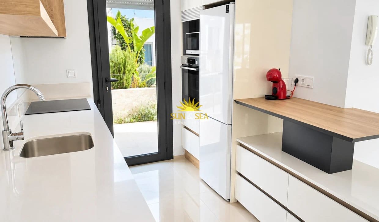 2 sypialnia Apartament do wynajęcia w Arenales del Sol z basenem - 1 450 € (Ref: 10181985)