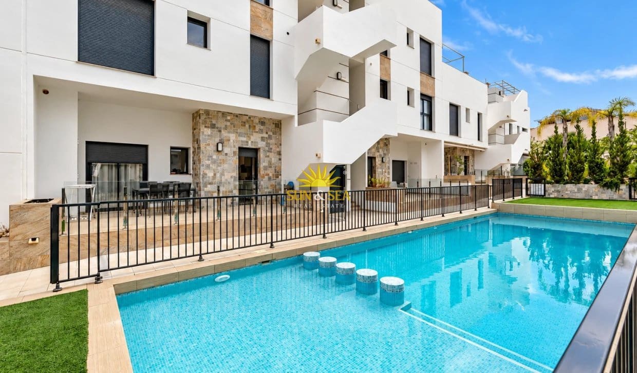 2 sypialnia Apartament do wynajęcia w Arenales del Sol z basenem - 1 450 € (Ref: 10181985)
