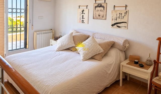 3 soverom Hus til leie i Torre de la Horadada, Pilar de la Horadada med svømmebasseng garasje - € 1 300 (Ref: 10182109)