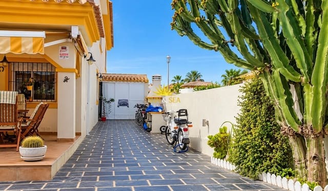3 soverom Hus til leie i Torre de la Horadada, Pilar de la Horadada med svømmebasseng garasje - € 1 300 (Ref: 10182109)