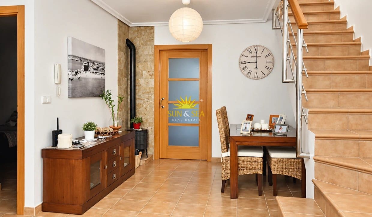 3 soverom Hus til leie i Torre de la Horadada med svømmebasseng garasje - € 1 300 (Ref: 10182109)