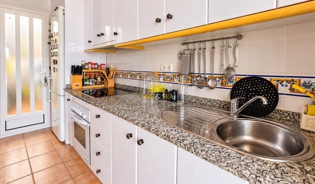 3 bedroom Townhouse for rent in Torre de la Horadada, Pilar de la Horadada with pool garage - € 1,300 (Ref: 10182109)