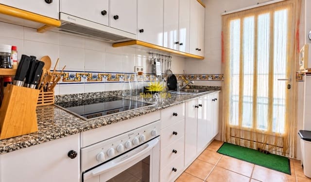 3 bedroom Townhouse for rent in Torre de la Horadada, Pilar de la Horadada with pool garage - € 1,300 (Ref: 10182109)