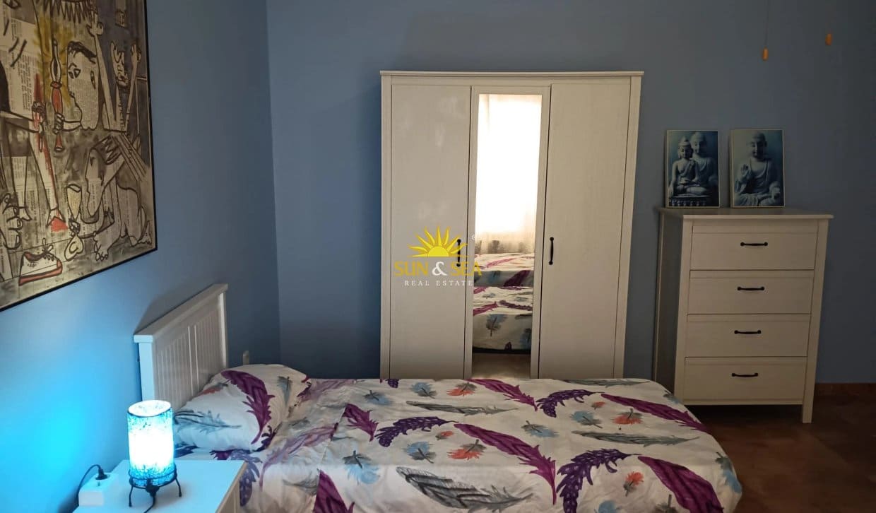 3 soveværelse Lejlighed til leje i La Manga del Mar Menor med swimmingpool garage - € 850 (Ref: 10182226)