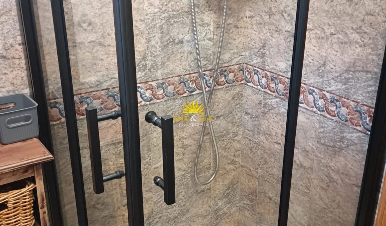 3 soveværelse Lejlighed til leje i La Manga del Mar Menor med swimmingpool garage - € 850 (Ref: 10182226)